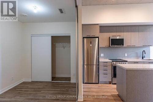 613 - 1808 St. Clair Avenue W, Toronto, ON - Indoor Photo Showing Kitchen