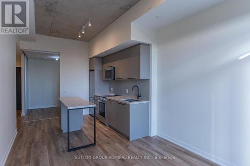 613 - 1808 St. Clair Avenue W, Toronto, ON - Indoor Photo Showing Kitchen