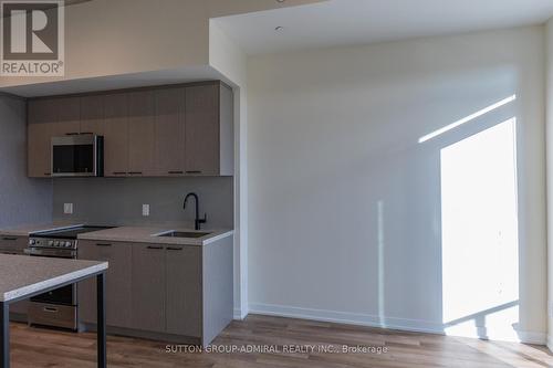 613 - 1808 St. Clair Avenue W, Toronto, ON - Indoor Photo Showing Kitchen