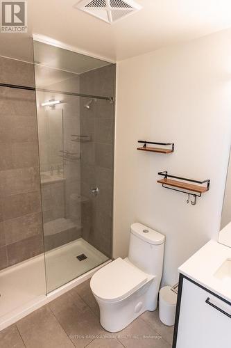 613 - 1808 St. Clair Avenue W, Toronto, ON - Indoor Photo Showing Bathroom