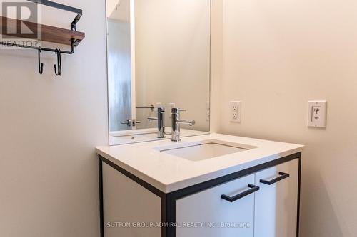 613 - 1808 St. Clair Avenue W, Toronto, ON - Indoor Photo Showing Bathroom