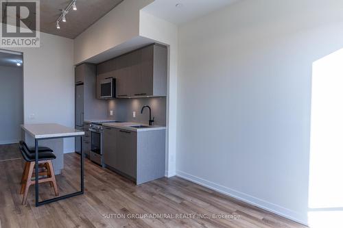 613 - 1808 St. Clair Avenue W, Toronto, ON - Indoor Photo Showing Kitchen