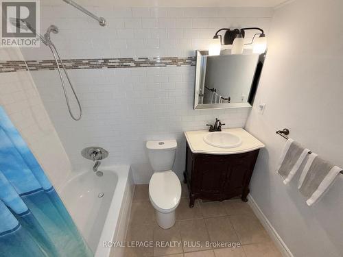 607 - 2263 Marine Drive, Oakville, ON - Indoor Photo Showing Bathroom