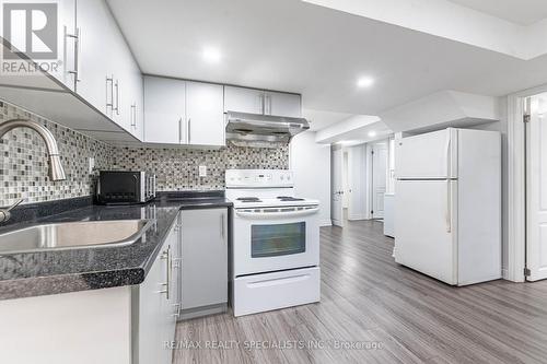 74 Brisdale Drive W, Brampton, ON - Indoor Photo Showing Kitchen