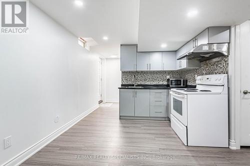 74 Brisdale Drive W, Brampton, ON - Indoor Photo Showing Kitchen