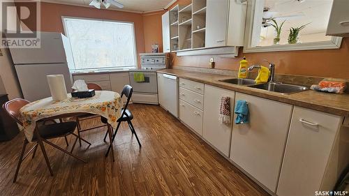 312 Brownlee Street, Herbert, SK - Indoor Photo Showing Kitchen With Double Sink