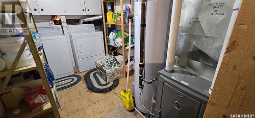 312 Brownlee Street, Herbert, SK - Indoor Photo Showing Laundry Room