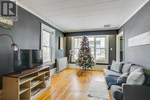 22 Ann Street, Lambton Shores (Arkona), ON - Indoor Photo Showing Living Room