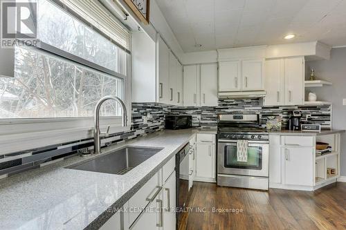 22 Ann Street, Lambton Shores (Arkona), ON - Indoor Photo Showing Kitchen With Upgraded Kitchen