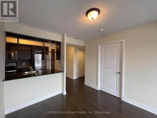 907 - 6 Eva Road, Toronto (Etobicoke West Mall), ON - Indoor Photo Showing Kitchen With Double Sink