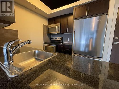 907 - 6 Eva Road, Toronto (Etobicoke West Mall), ON - Indoor Photo Showing Kitchen