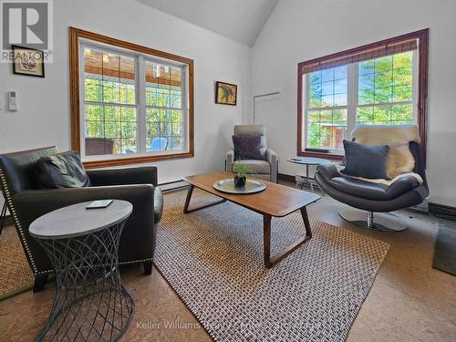 1019 Bruce Road 9, South Bruce Peninsula, ON - Indoor Photo Showing Living Room