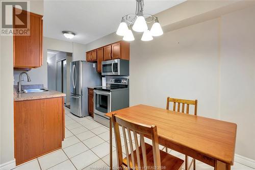 150 Park West Unit# 2309, Windsor, ON - Indoor Photo Showing Kitchen