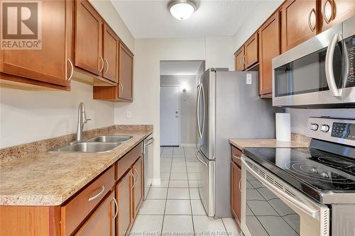 150 Park West Unit# 2309, Windsor, ON - Indoor Photo Showing Kitchen With Double Sink