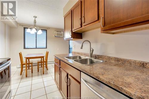 150 Park West Unit# 2309, Windsor, ON - Indoor Photo Showing Kitchen With Double Sink