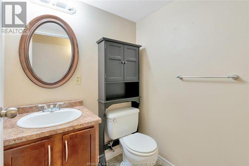 150 Park West Unit# 2309, Windsor, ON - Indoor Photo Showing Bathroom