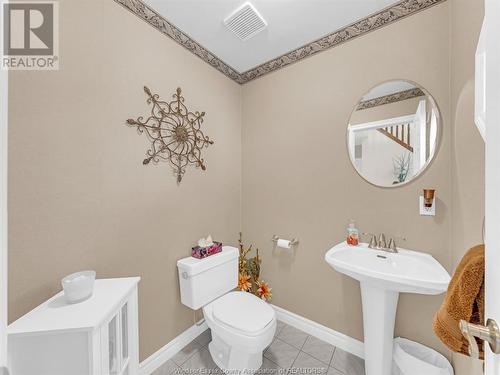 1562 Lee Road, Ruthven, ON - Indoor Photo Showing Bathroom