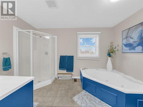 1562 Lee Road, Ruthven, ON - Indoor Photo Showing Bathroom