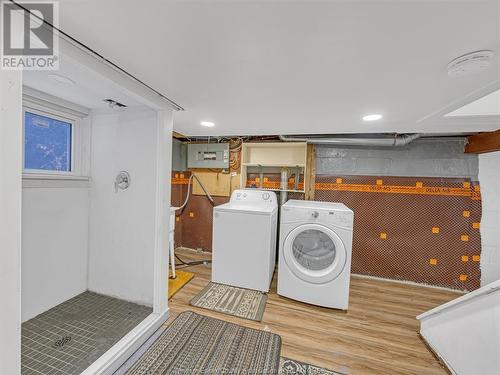 1316 Church, Windsor, ON - Indoor Photo Showing Laundry Room