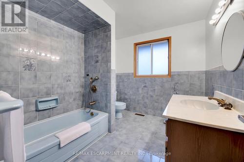 51 Morgan Road, Hamilton, ON - Indoor Photo Showing Bathroom