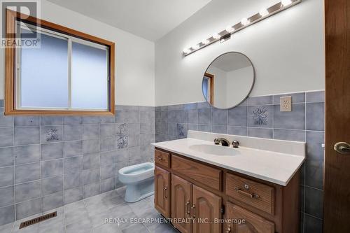 51 Morgan Road, Hamilton, ON - Indoor Photo Showing Bathroom