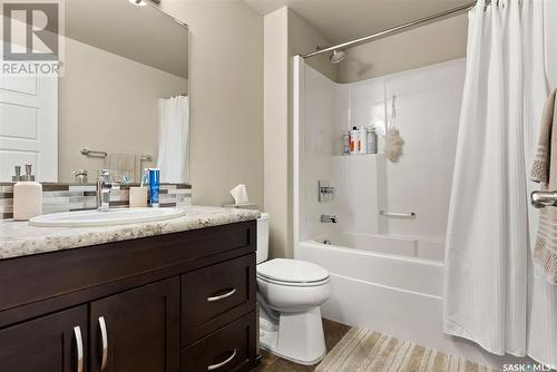 207 4501 Child Avenue, Regina, SK - Indoor Photo Showing Bathroom