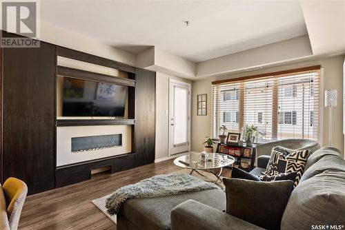 207 4501 Child Avenue, Regina, SK - Indoor Photo Showing Living Room