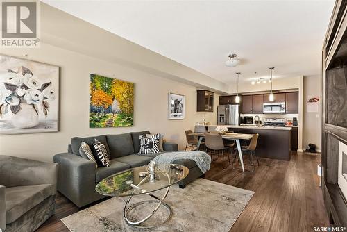 207 4501 Child Avenue, Regina, SK - Indoor Photo Showing Living Room