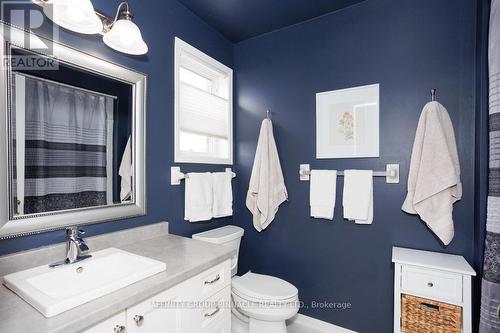 24 Kirkconnell Road, Kawartha Lakes (Lindsay), ON - Indoor Photo Showing Bathroom