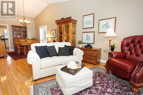 24 Kirkconnell Road, Kawartha Lakes (Lindsay), ON - Indoor Photo Showing Living Room