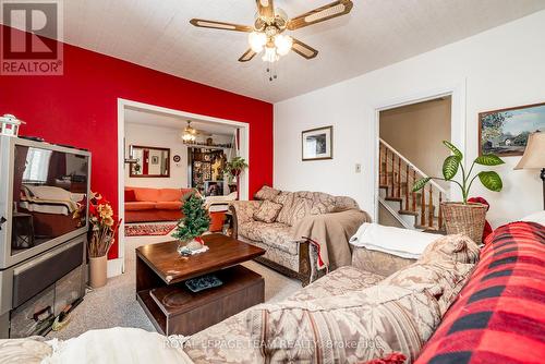 8 Mary Street, North Grenville, ON - Indoor Photo Showing Living Room