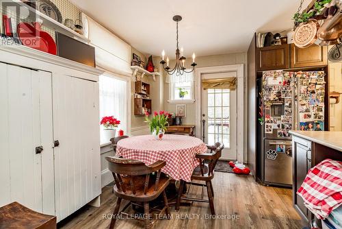 8 Mary Street, North Grenville, ON - Indoor Photo Showing Dining Room