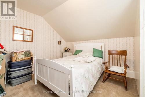 8 Mary Street, North Grenville, ON - Indoor Photo Showing Bedroom