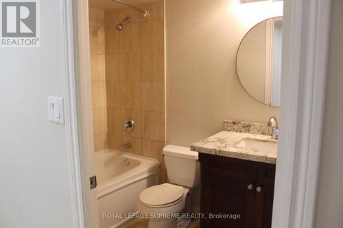 210 - 801 Bay Street, Toronto, ON - Indoor Photo Showing Bathroom