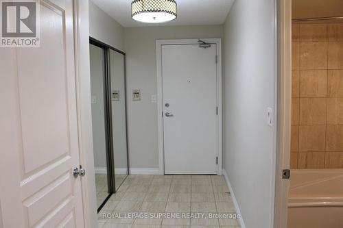 210 - 801 Bay Street, Toronto, ON - Indoor Photo Showing Other Room