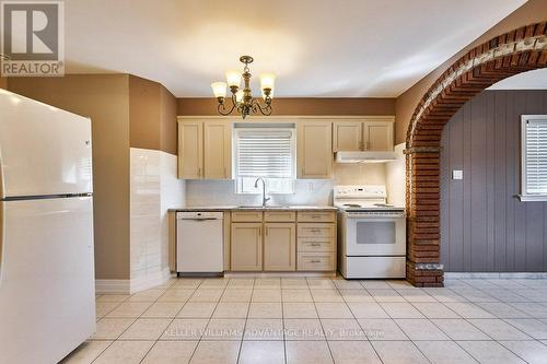 A - 576 Alliance Avenue, Toronto, ON - Indoor Photo Showing Kitchen