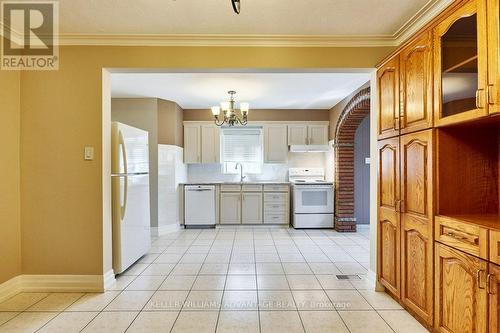 A - 576 Alliance Avenue, Toronto, ON - Indoor Photo Showing Kitchen