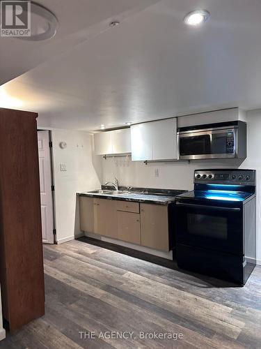 Bsmt - 40 Montye Avenue, Toronto, ON - Indoor Photo Showing Kitchen