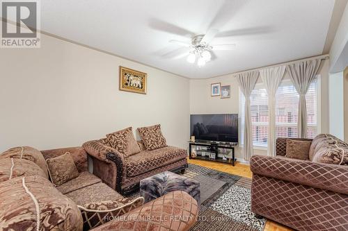 29 Quailvalley Drive, Brampton, ON - Indoor Photo Showing Living Room