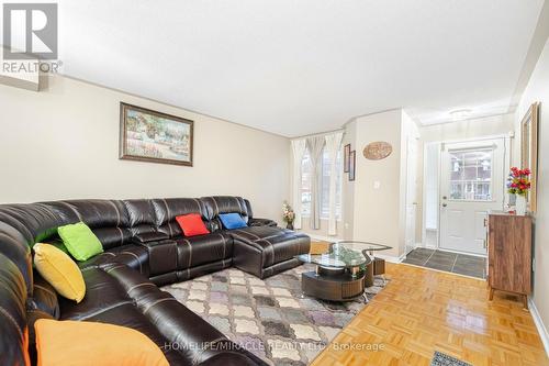 29 Quailvalley Drive, Brampton, ON - Indoor Photo Showing Living Room