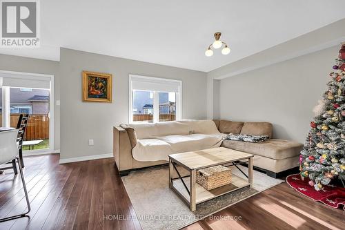 299 Windwood Drive, Hamilton, ON - Indoor Photo Showing Living Room