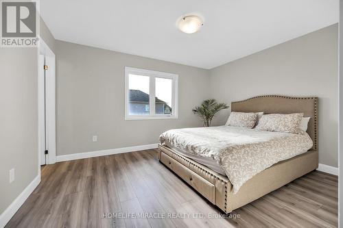 299 Windwood Drive, Hamilton, ON - Indoor Photo Showing Bedroom