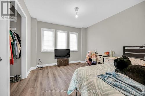 299 Windwood Drive, Hamilton, ON - Indoor Photo Showing Bedroom