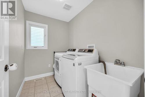 299 Windwood Drive, Hamilton, ON - Indoor Photo Showing Laundry Room