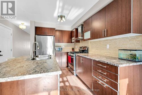 299 Windwood Drive, Hamilton, ON - Indoor Photo Showing Kitchen With Double Sink With Upgraded Kitchen