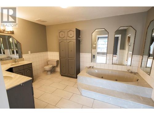 5005 Cole Avenue, Terrace, BC - Indoor Photo Showing Bathroom