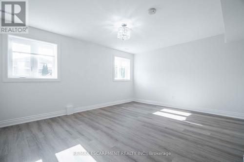 2 - 102 Donnici Drive, Hamilton, ON - Indoor Photo Showing Other Room