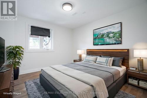 2 - 102 Donnici Drive, Hamilton, ON - Indoor Photo Showing Bedroom