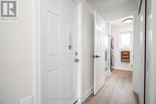 2 - 102 Donnici Drive, Hamilton, ON - Indoor Photo Showing Other Room