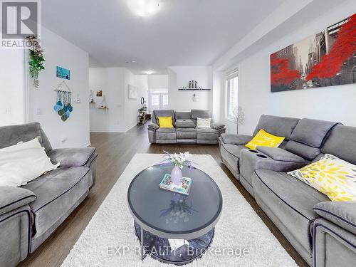 32 Doc Lougheed Avenue, Southgate, ON - Indoor Photo Showing Living Room